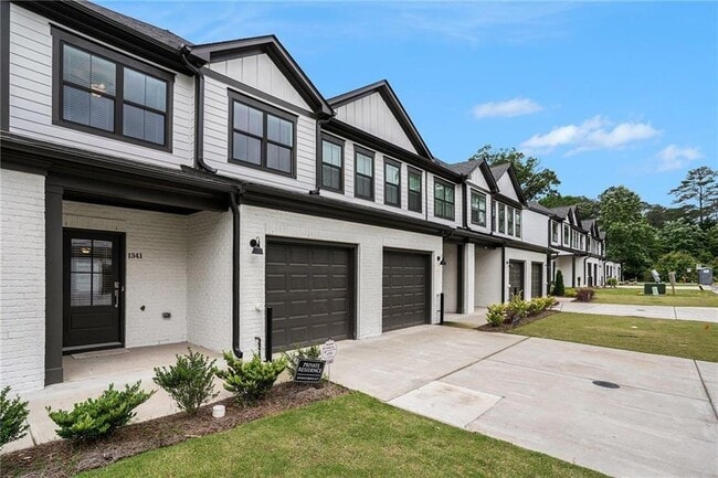 1341 Parc Bench Rd in Atlanta, GA - Building Photo - Building Photo