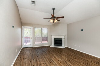 2638 Brea Canyon Rd in Fort Worth, TX - Building Photo - Building Photo