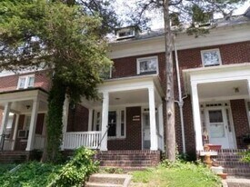 318 E University Pky in Baltimore, MD - Building Photo