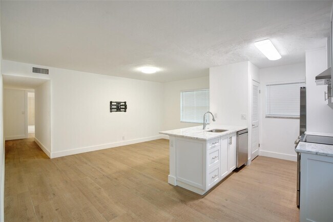 530 S Federal Hwy in Fort Lauderdale, FL - Building Photo - Building Photo