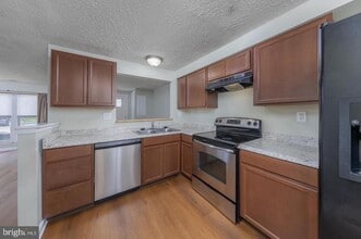 2307 Greenwood Dr in Lindenwold, NJ - Building Photo - Building Photo