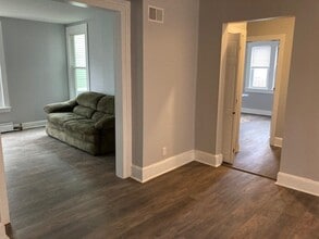 62 N Doughty Ave, Unit 1 in Somerville, NJ - Foto de edificio - Building Photo