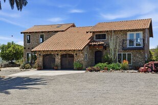 19948 Cerro Pedregoso in Escondido, CA - Building Photo