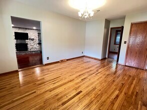 7526 Arlene Ave in Willowbrook, IL - Foto de edificio - Building Photo