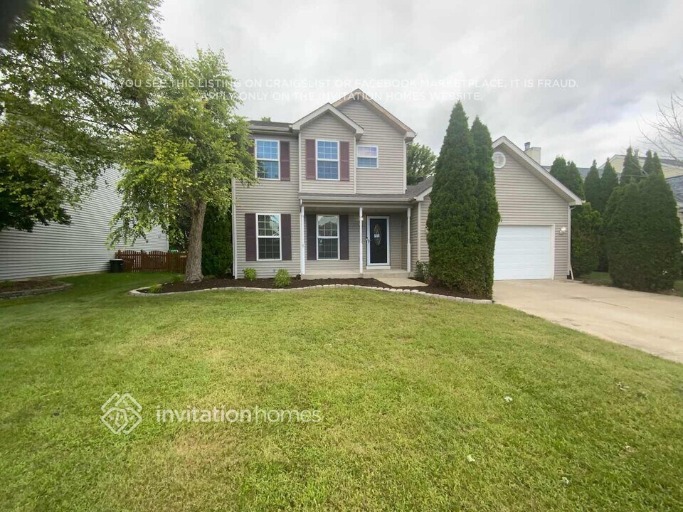 6801 Desert Dr in Plainfield, IL - Foto de edificio