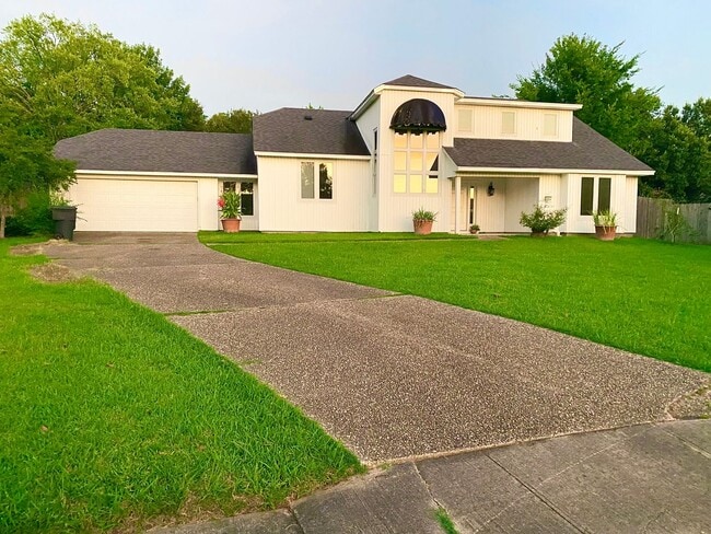 property at 481 Mayfair Ct