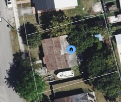 20501 SW 118th Ave in Miami, FL - Building Photo