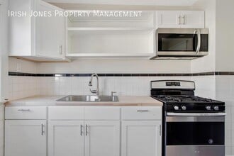 2518 Delaware Ave in Buffalo, NY - Building Photo - Building Photo