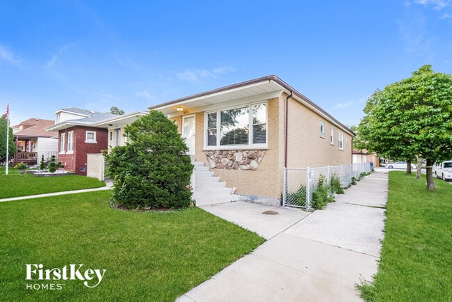 3657 W 59th Pl in Chicago, IL - Building Photo - Building Photo