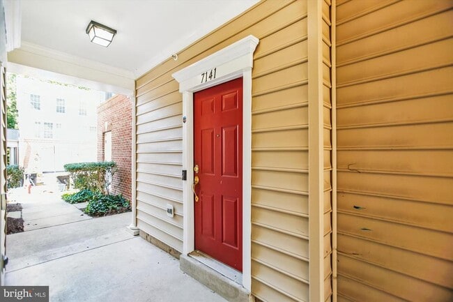 7141 Huntley Creek Pl in Alexandria, VA - Building Photo - Building Photo