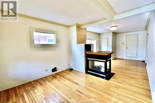 1610 Hall Ave in Windsor, ON - Building Photo - Building Photo