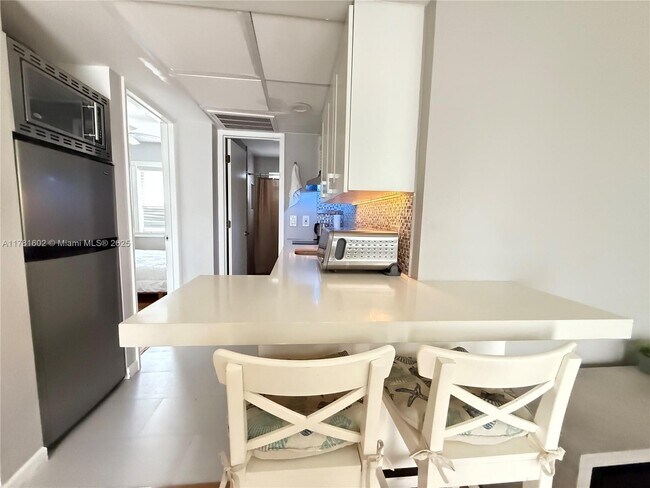 9920 Collins Ave in Bal Harbour, FL - Building Photo - Building Photo
