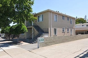 727 Whipple Ave in Redwood City, CA - Building Photo