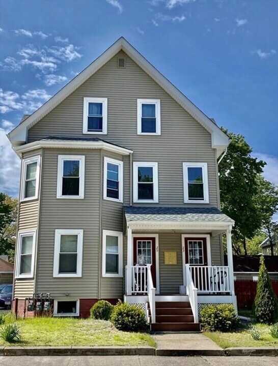 25 John St in Attleboro, MA - Building Photo