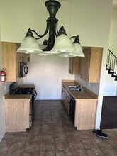1639 Orchid Ln in Lancaster, CA - Foto de edificio - Building Photo