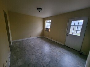 Pursley Court Apartments in Macon, GA - Building Photo - Building Photo