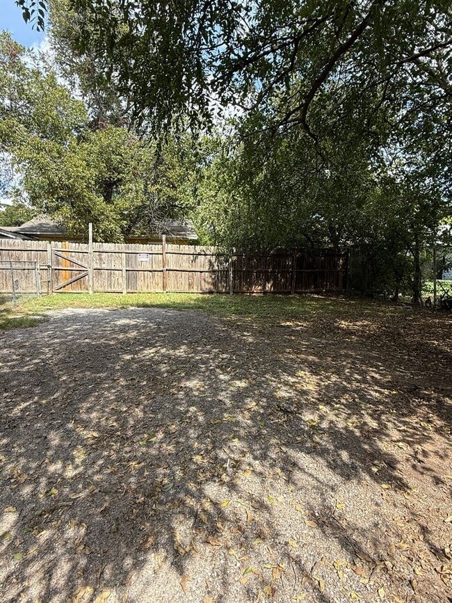 2011 Pearl Ave in Wichita Falls, TX - Building Photo - Building Photo