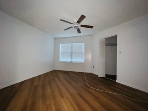 3700 Southpointe Dr in Orlando, FL - Building Photo - Building Photo