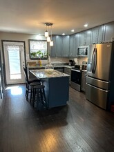 222 State Rd S-42-941 in Campobello, SC - Foto de edificio - Building Photo