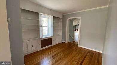 10130 Blake Ln in Oakton, VA - Building Photo - Building Photo