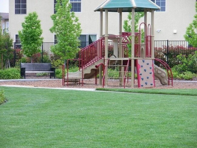 700 Pekin Ct in Roseville, CA - Building Photo - Building Photo