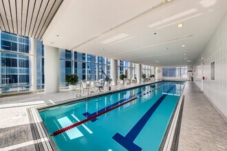 340 E Randolph St, Unit 4901 in Chicago, IL - Foto de edificio - Building Photo