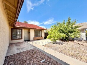 25268 Shadescale Dr in Murrieta, CA - Foto de edificio - Building Photo