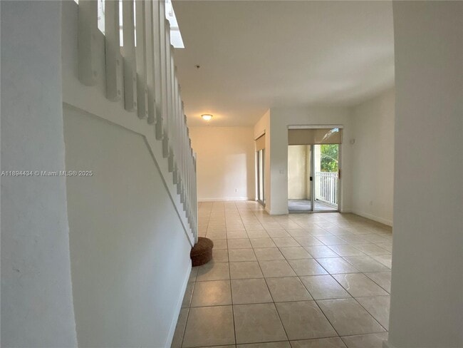 10242 NW 7th St in Miami, FL - Building Photo - Building Photo
