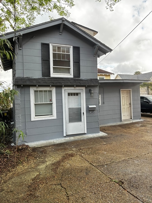 property at 2738 Riverside Ave