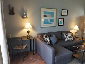 505 S Farrell Dr in Palm Springs, CA - Building Photo - Building Photo