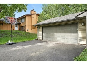 11220 Red Fox Dr N in Maple Grove, MN - Building Photo - Building Photo