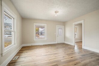 1012 E Taylor St in Kokomo, IN - Building Photo - Building Photo