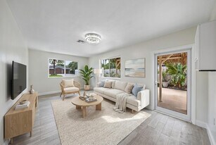 2611 NE 16th St in Pompano Beach, FL - Building Photo