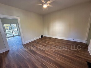 206 W Washington St in Collinsville, IL - Building Photo - Building Photo