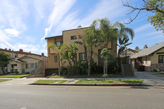 908-910 E Harvard St in Glendale, CA - Foto de edificio - Building Photo