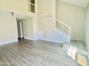105 Williamsburg Cir-Unit -B in Lafayette, LA - Building Photo - Building Photo