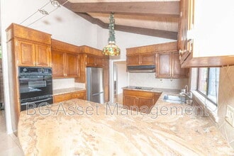 180 Somerset Rd in Piedmont, CA - Building Photo - Building Photo