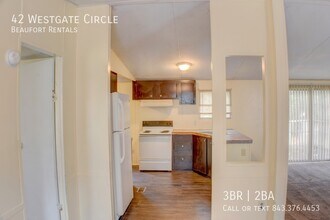 42 Westgate Cir in Beaufort, SC - Building Photo - Building Photo