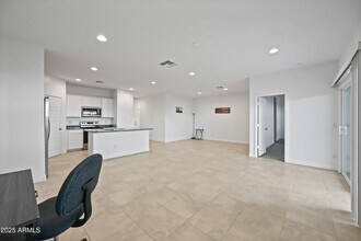 38180 W Amalfi Ave in Maricopa, AZ - Building Photo - Building Photo