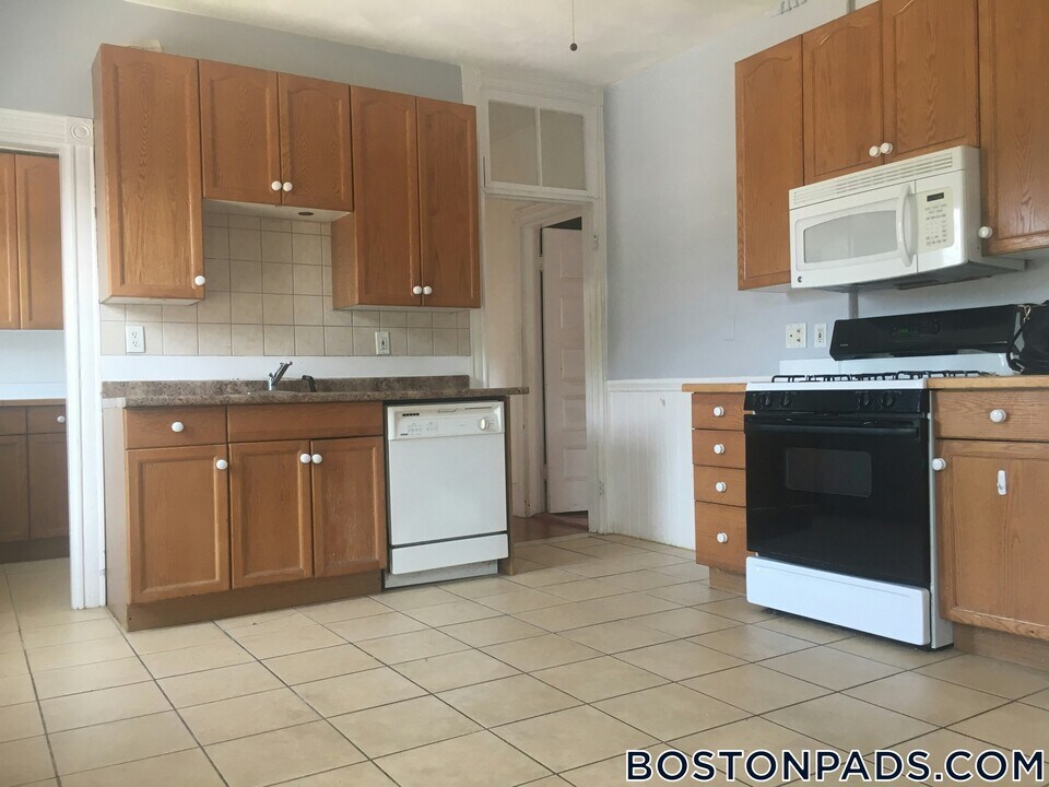 794 Boylston St in Brookline, MA - Building Photo