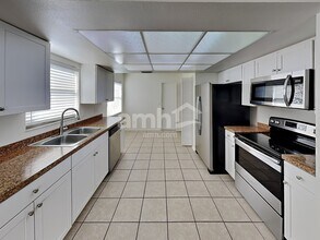 6707 64th Ln E in Palmetto, FL - Foto de edificio - Building Photo