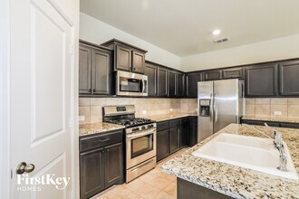 2205 Sadlers Creek Ln in Fort Worth, TX - Building Photo - Building Photo