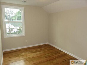 36 Maple Ave in Edison, NJ - Building Photo - Building Photo