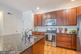 2403 Bainbridge St in Philadelphia, PA - Building Photo - Building Photo