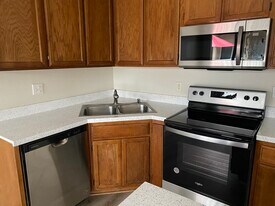 9825 Topanga Canyon Blvd, Unit 18 in Los Angeles, CA - Building Photo