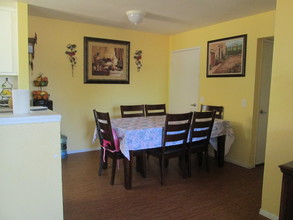 1301 Haven Dr, Unit 19 in Arvin, CA - Foto de edificio - Building Photo