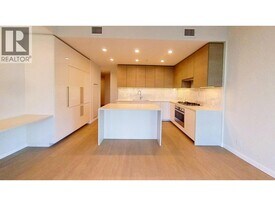 2186 Gilmore Ave in Burnaby, BC - Building Photo