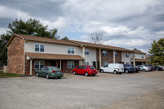 Jackson Manor in Columbia, TN - Building Photo - Building Photo