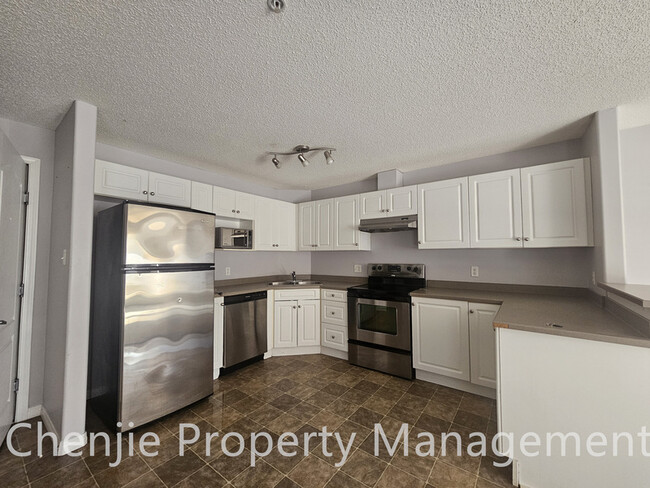 7331 Terwillegar Dr S NW in Edmonton, AB - Building Photo - Building Photo