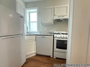 1189 Commonwealth Ave in Boston, MA - Building Photo - Building Photo